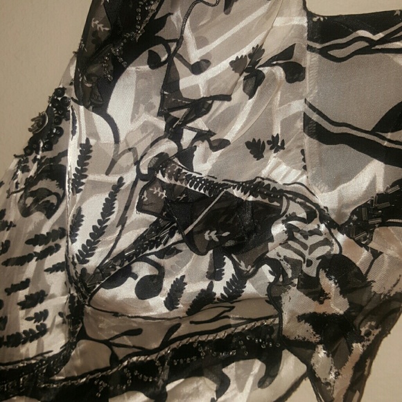 Nina Austin Black/White Gown - Picture 2 of 4